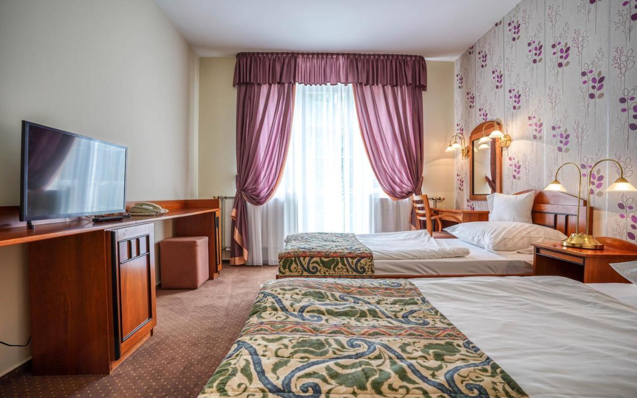 Hotel Erzsebet Heviz Exterior foto