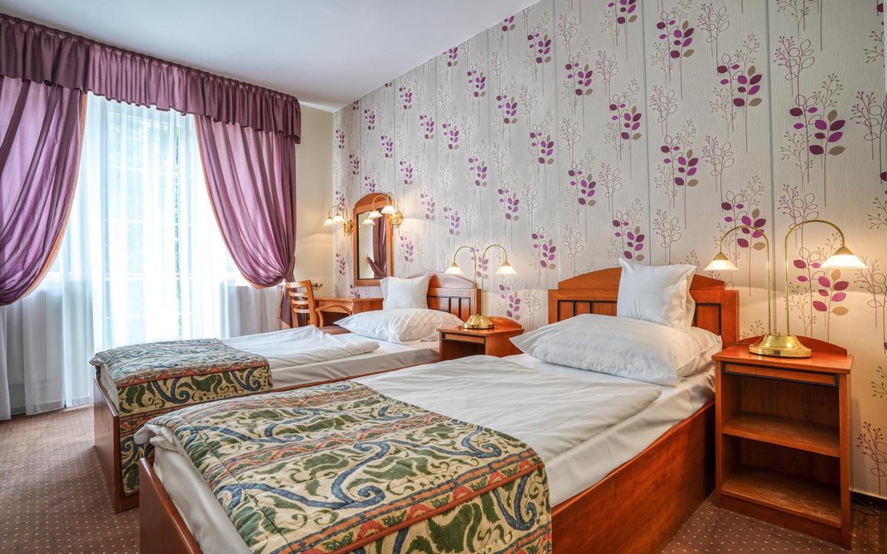 Hotel Erzsebet Heviz Exterior foto