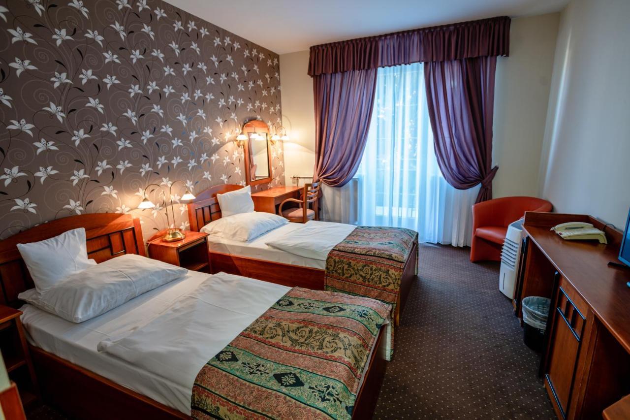 Hotel Erzsebet Heviz Exterior foto