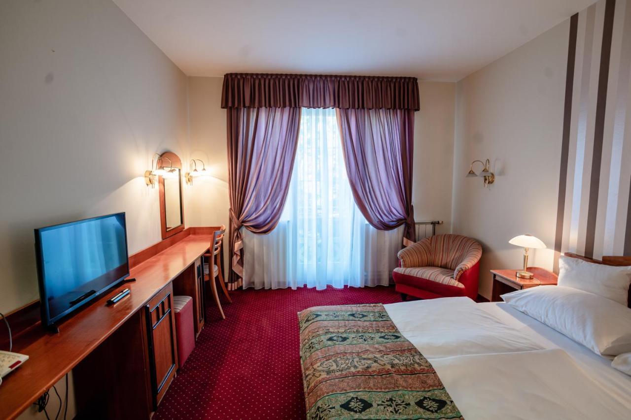 Hotel Erzsebet Heviz Exterior foto