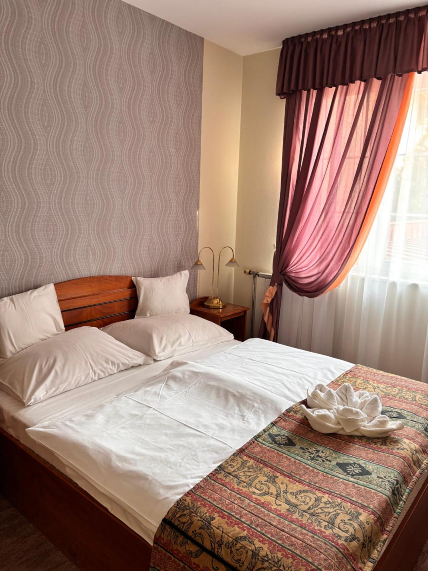 Hotel Erzsebet Heviz Exterior foto