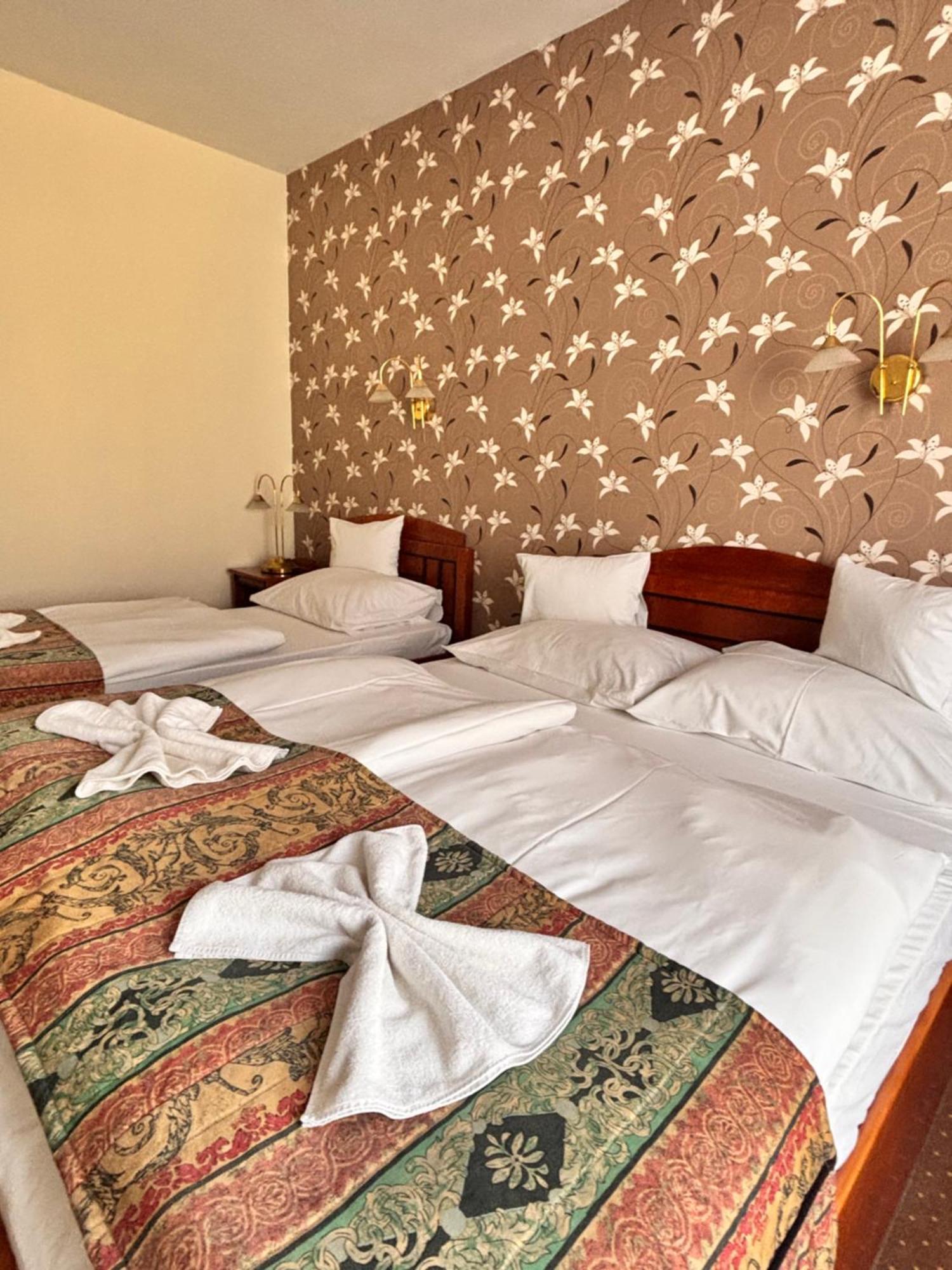 Hotel Erzsebet Heviz Exterior foto